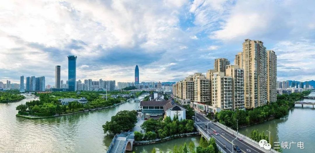 水墨浙江，传统服饰与山水画卷的舞台演绎